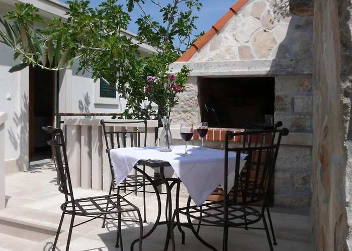 Libana * Povlja (Brac)