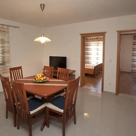 Libana Apartman *